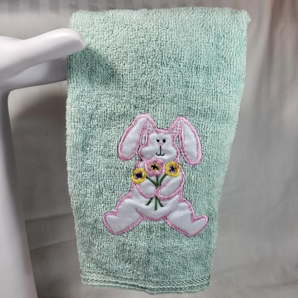 Easter Bunny Fingertip Hand TOWEL Lt Green Applique White Rabbit Flowers 11